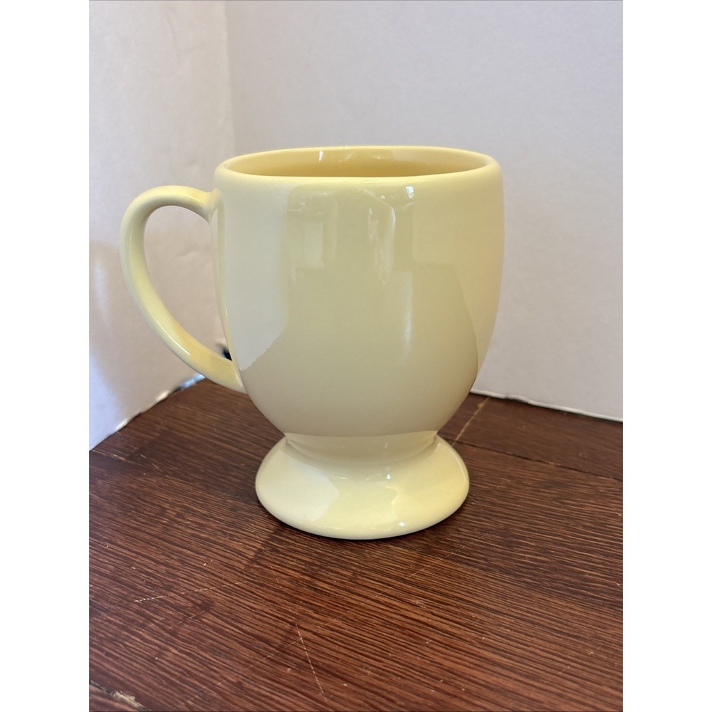 Gail Pittman Hospitality Collection‎ Butter Yellow Pedestal Mugs 12 Oz